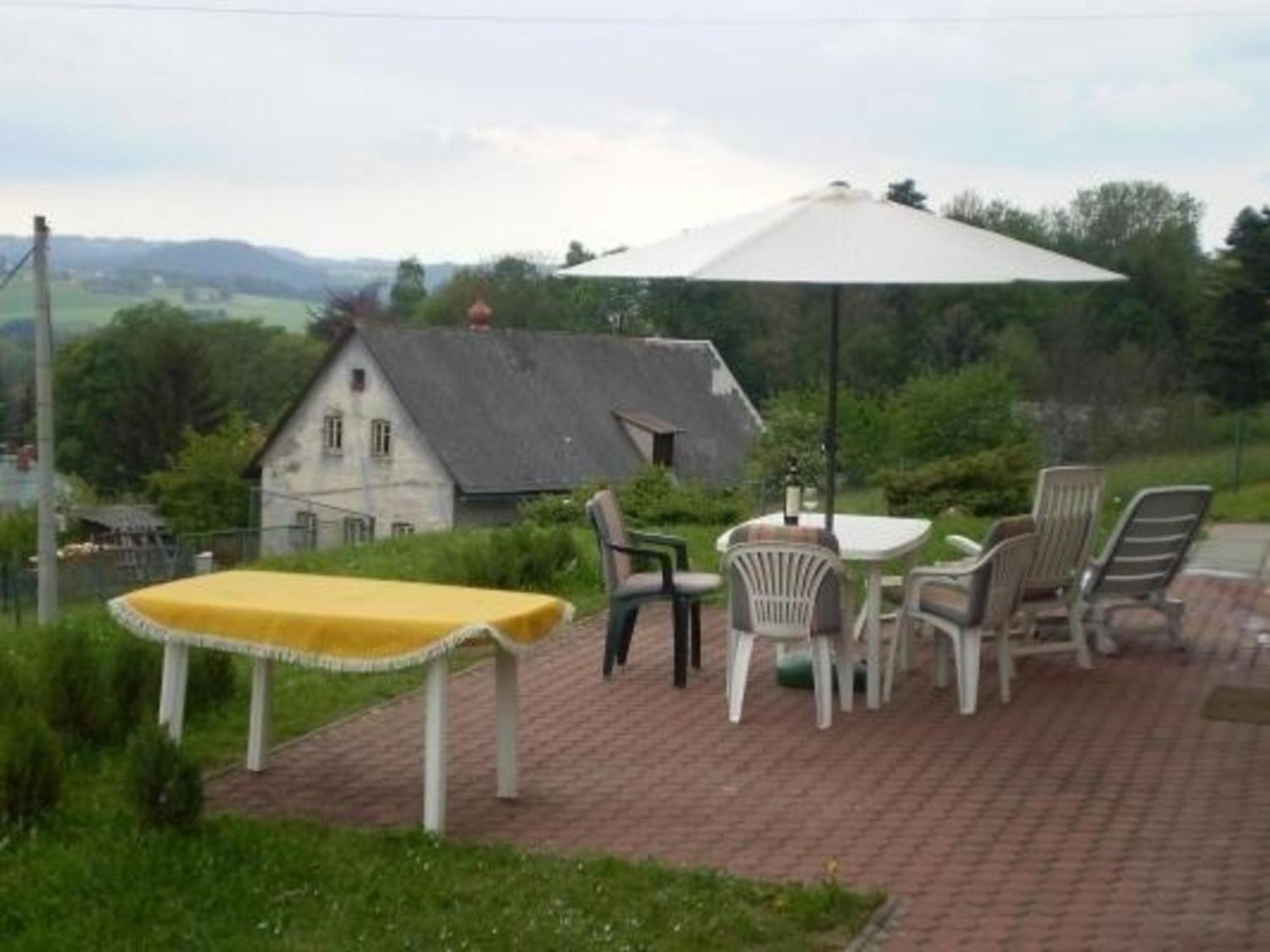 Ein Ferienhaus Mit Terrasse Und Garten Villa Male Svatonovice Exterior photo